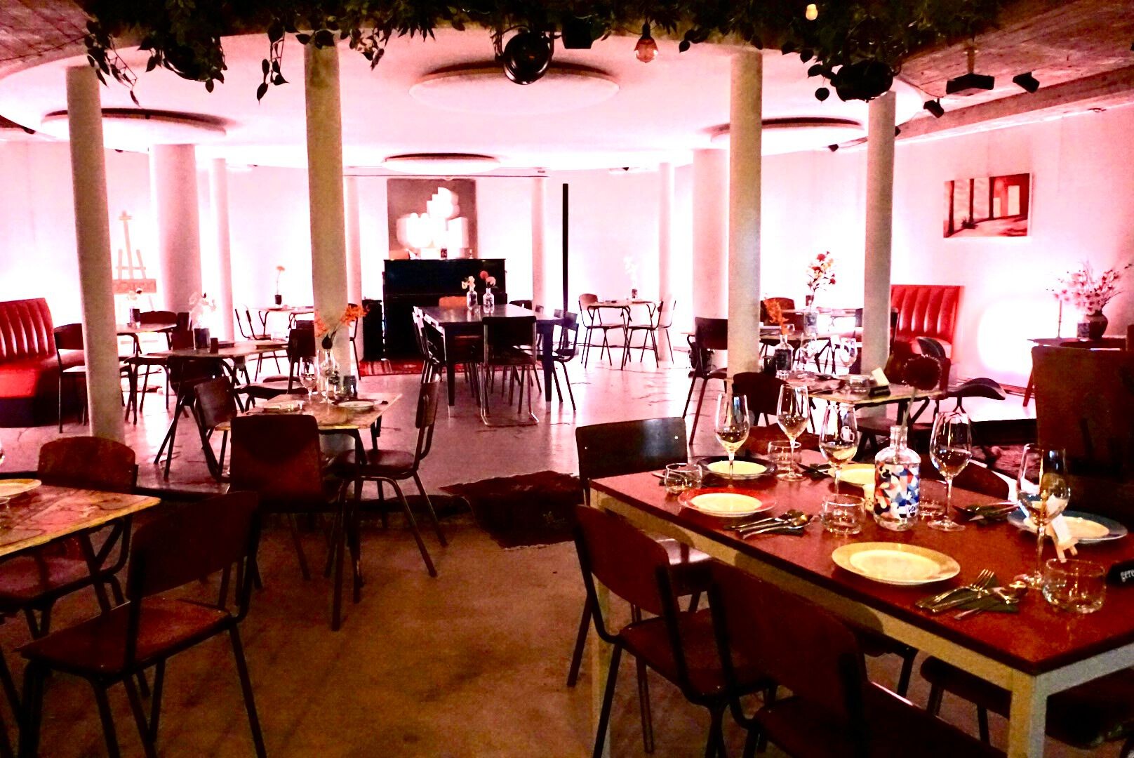 De kelder bij Buhne - Trapke af, oekske om: gekkenuis!