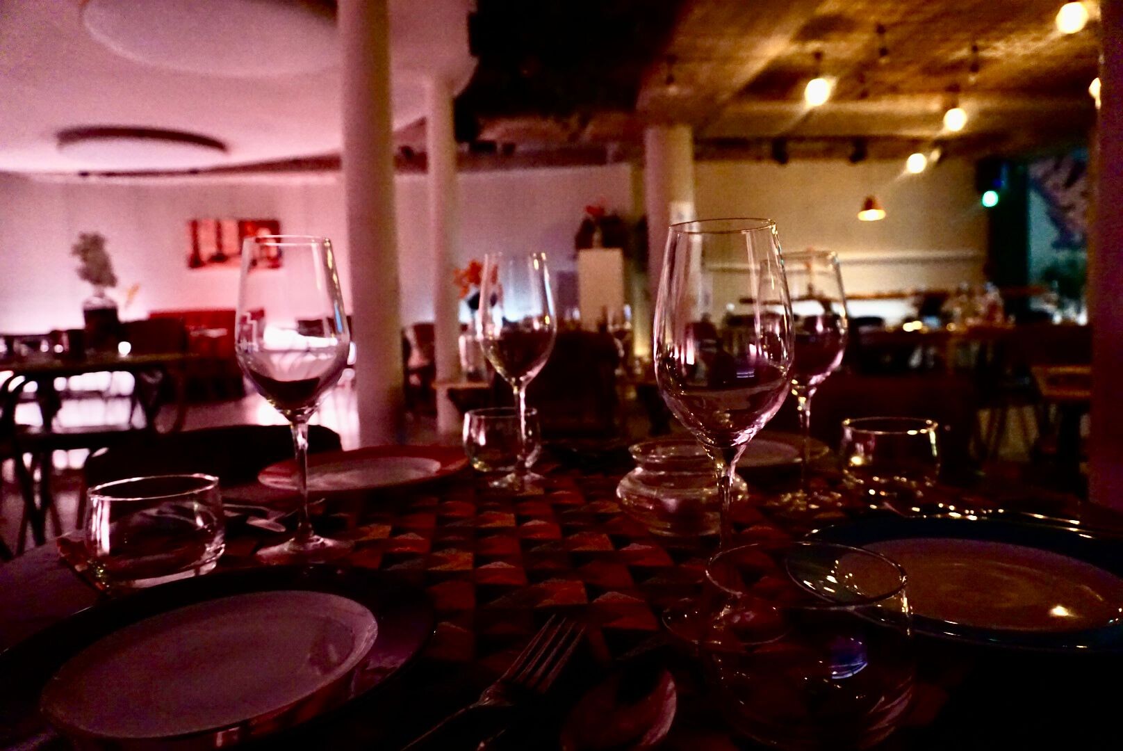 De kelder bij Buhne - Trapke af, oekske om: gekkenuis!